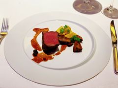 和牛牛脊排配黄油卡露佳鱼子酱汁-AZUR聚(香格里拉饭店)