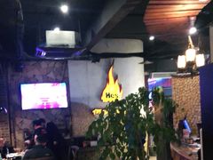 大堂-何师烧烤·香辣蟹·川菜·30年老品牌(太古里旗舰店)