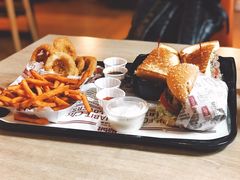 -The Habit Burger Grill 哈比特汉堡(复兴soho店)
