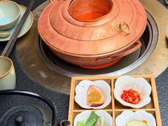 -菌自由丨野生菌火锅特色庭院餐厅(丽江古城店)