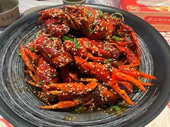 -肥肥虾庄·金牌油焖大虾(汉街SKP店)