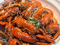 -肥肥虾庄·金牌油焖大虾(汉街SKP店)