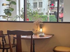 -Café Monson