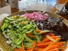 老北京炸酱面-门框胡同百年卤煮(新街口店)