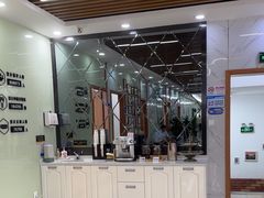-茂菊口腔连锁(浦东南路店)