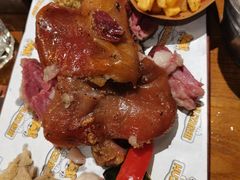 -HUZI虎滋精酿餐吧(京西大悦城店)