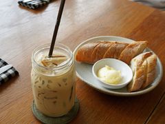 -ROAST coffee & eatery