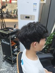 -藤野造型专业烫染接发