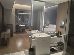 -深圳国际会展中心希尔顿酒店(前海华发冰雪世界店)