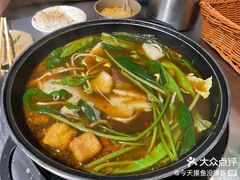 -老东镇啤酒屋海鲜加工·蒸汽海鲜·海鲜烧烤(台东店)