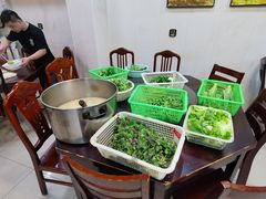 -余杨鸭鸭餐厅