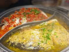 剁椒鱼头配手擀面-阿瓦山寨·湘菜现炒·剁椒鱼头王(咸阳总店)