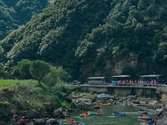 -安吉龙王山峡谷漂流