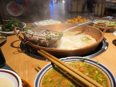 -洱火云南酸菜牛肉火锅(石景山当代商城店)