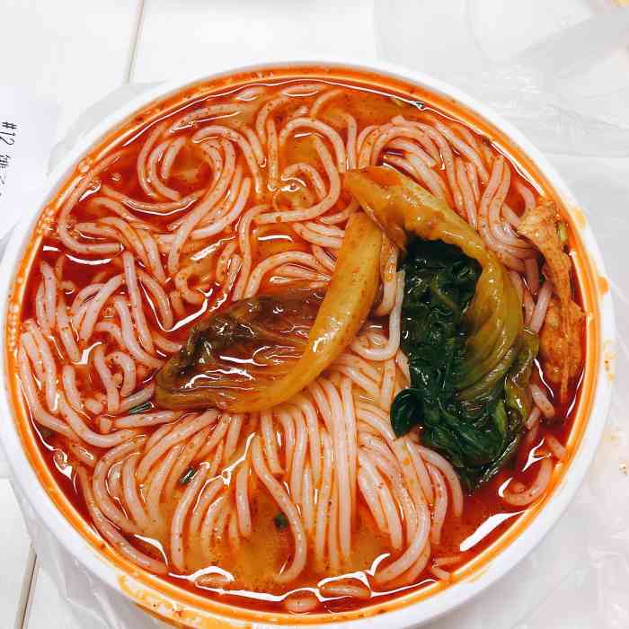 小螺莉螺蛳粉(大宁乐尚店)-"最近一直想吃螺蛳粉,点评上找到了这家人