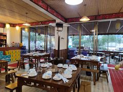 大堂-岳记兴隆·青城腊排铜火锅(融创店)