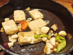 黑松露牛肝菌焖牛蛙-云海肴·汽锅鸡·云南代表菜(美罗城店)