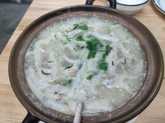 泥丁鸡子粥-盛燕泥丁粥