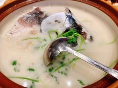 浓汤鱼头-老淳安—伴山伴湖(千岛湖开元度假村店)
