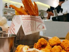 -露露家咖啡店