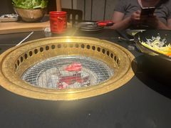 -山川小町·极番烧肉(新地假日广场店)
