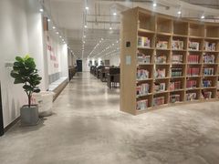 -广州市白云区图书馆