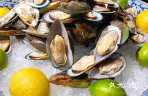 Steamed Rushan Oysters