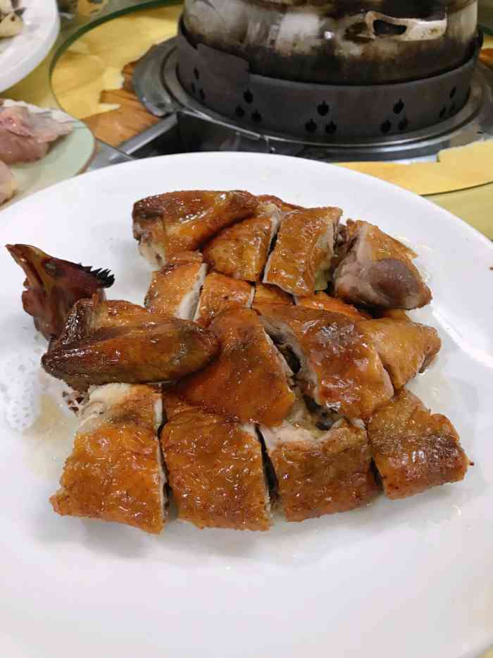 华丰沙饭店"最棒的就是这只鸡!排骨有点甜腻,鱼皮有点.