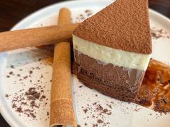 -Chom Cafe and Restaurant