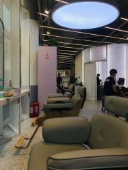 -PE SALON 