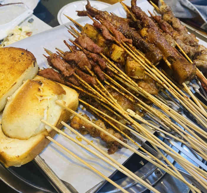 红满天烧烤-"下班太晚了,懒得出去吃,就在app上看了."-大众点评移动版