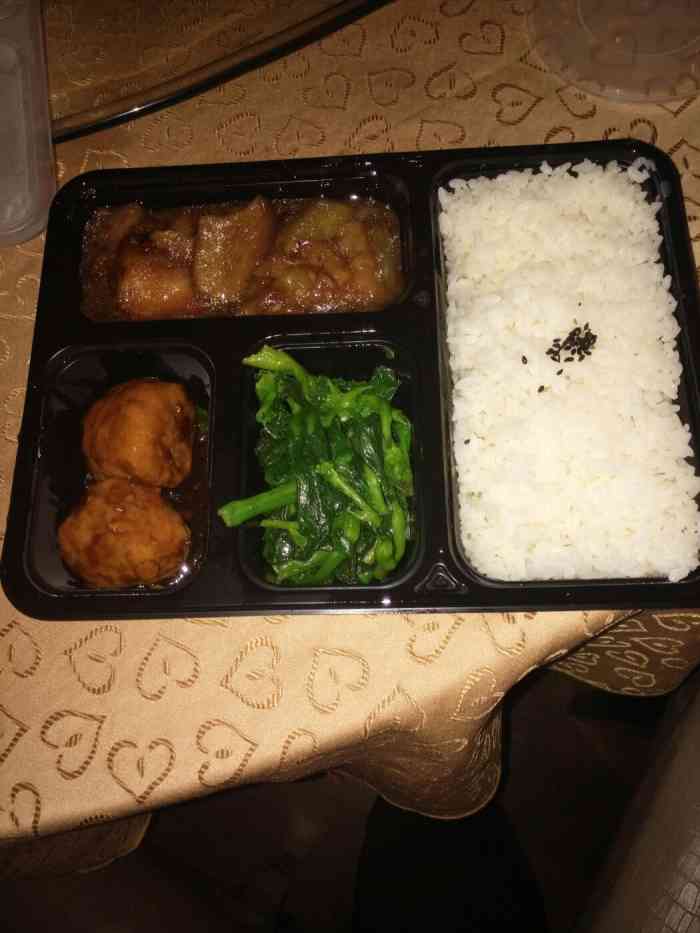 田老师红烧肉(拱辰南大街店)-"点的套餐外卖,梅菜扣肉只有5片肉,少的