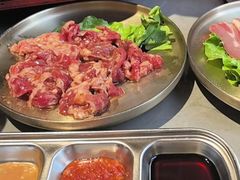 -围炉肉舍•炭烤活鳗•丹东海鲜烤肉(步行街店)