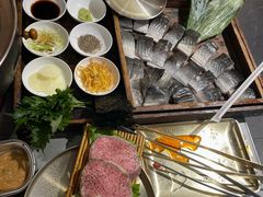 -围炉肉舍•炭烤活鳗•丹东海鲜烤肉(步行街店)