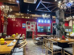 大堂-郭婆婆疯子鸡·土货江湖菜馆