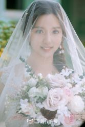 -现代经典婚纱摄影