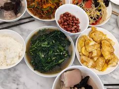 -爱的果实月嫂育婴师(世纪东方店)