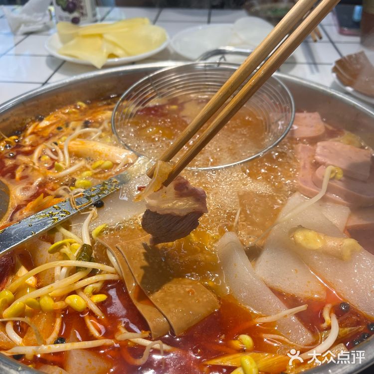 在重庆吃到记忆中的贵州酸汤牛肉火锅！