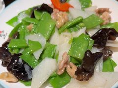 -东口码头·烧鸽子·鱼头泡饼·地方菜(金鹰悦城店)