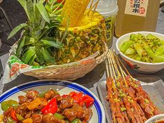 -威记烧嘢·南宁烧烤·超级生牛(绿地店)