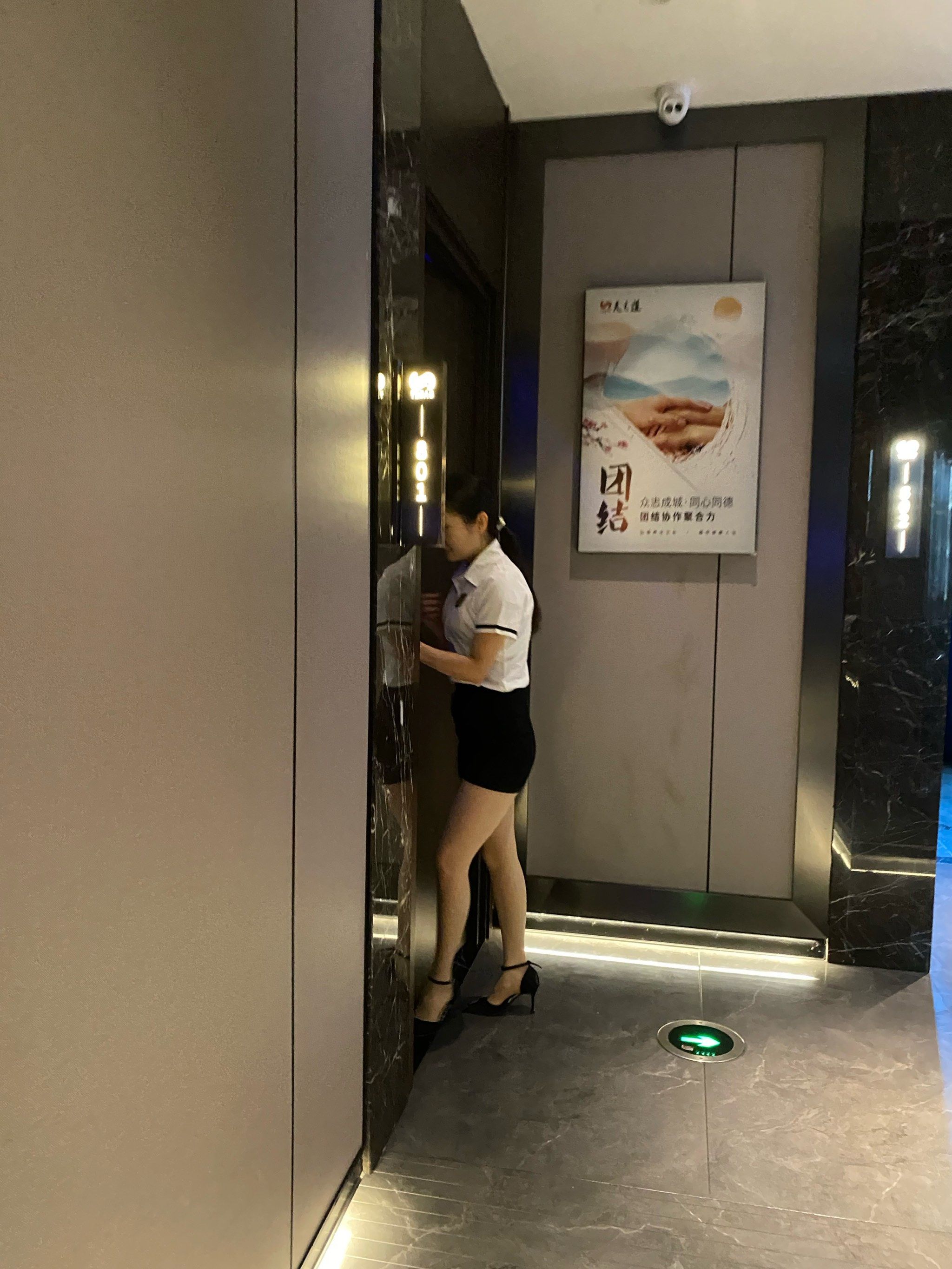 技师小姐姐,不仅手法娴熟,还有独特的个人