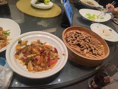 -艳阳天民俗村(公园路店)