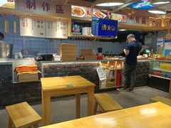 -呷佬·长沙手工米粉(金沙江路店)