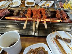 -哈尔滨小酒馆·鲜肉现穿自助烧烤(康新花园店)