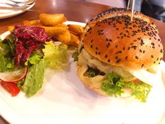 招牌牛肉汉堡-UPPER KITCHEN(延安路店)