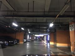 -大宁国际商业广场-地下停车库