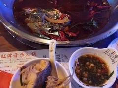 -红牌美蛙鱼头火锅(万辉国际广场店)