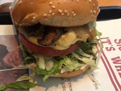 -The Habit Burger Grill 哈比特汉堡(复兴soho店)