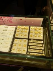 -潮宏基(大商新玛特店)