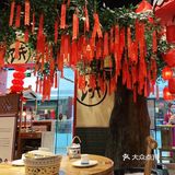 门口还有免费的小吃，可以随便吃